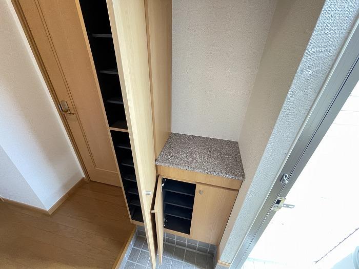 シューズボックス