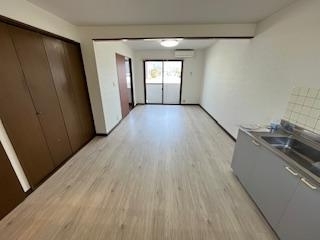 ﾘﾋﾞﾝｸﾞﾀﾞｲﾆﾝｸﾞｷｯﾁﾝ