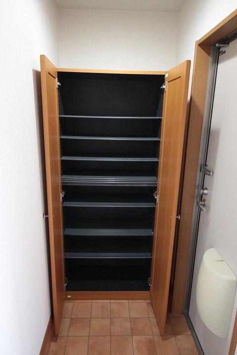 シューズボックス