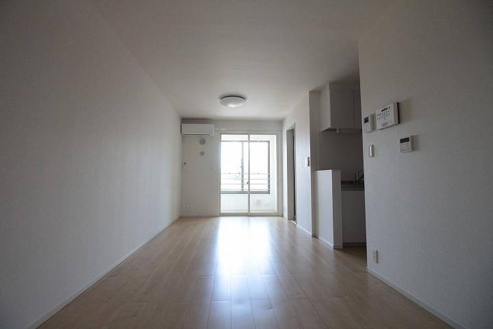 ﾘﾋﾞﾝｸﾞﾀﾞｲﾆﾝｸﾞｷｯﾁﾝ