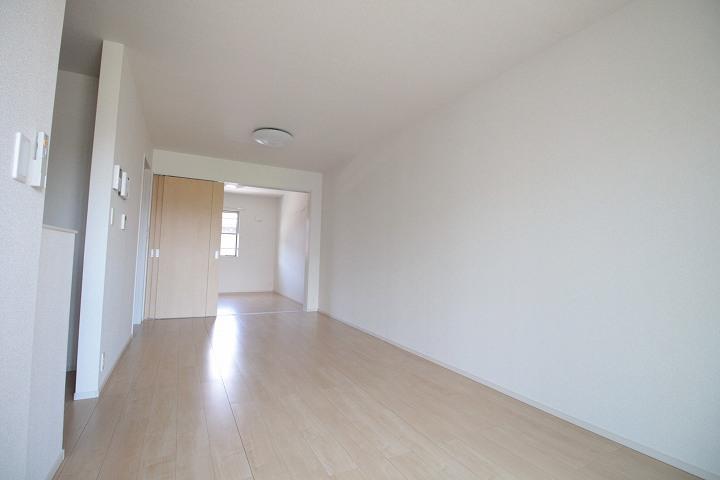 ﾘﾋﾞﾝｸﾞﾀﾞｲﾆﾝｸﾞｷｯﾁﾝ