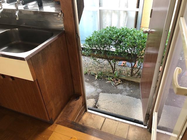 勝手口