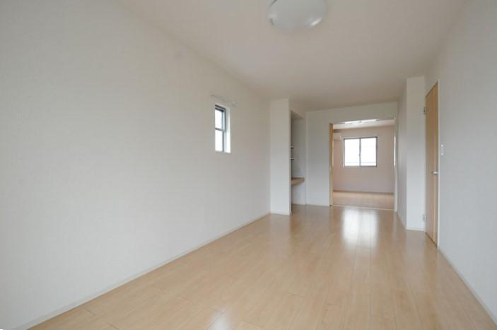 ﾘﾋﾞﾝｸﾞﾀﾞｲﾆﾝｸﾞｷｯﾁﾝ