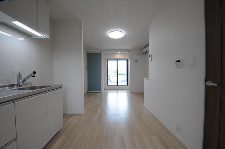 ﾘﾋﾞﾝｸﾞﾀﾞｲﾆﾝｸﾞｷｯﾁﾝ