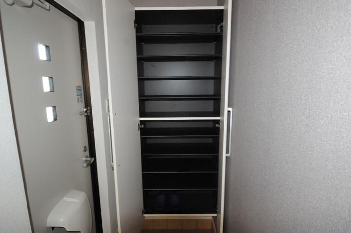 シューズボックス