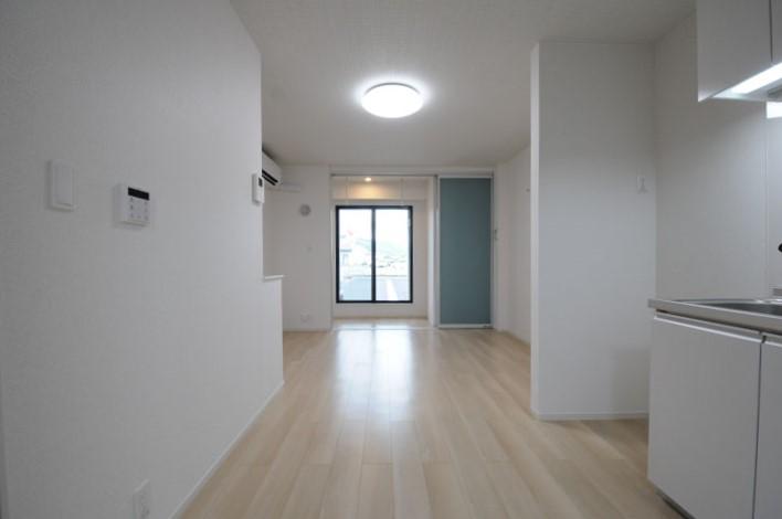 ﾘﾋﾞﾝｸﾞﾀﾞｲﾆﾝｸﾞｷｯﾁﾝ