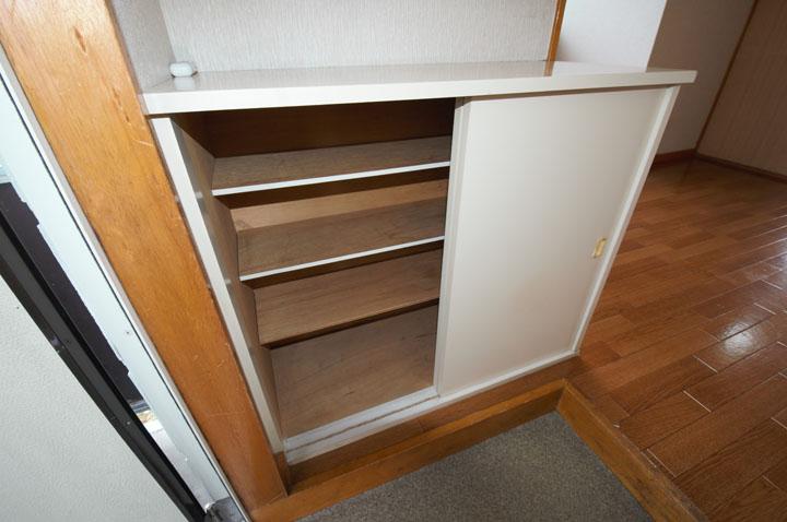 シューズボックス