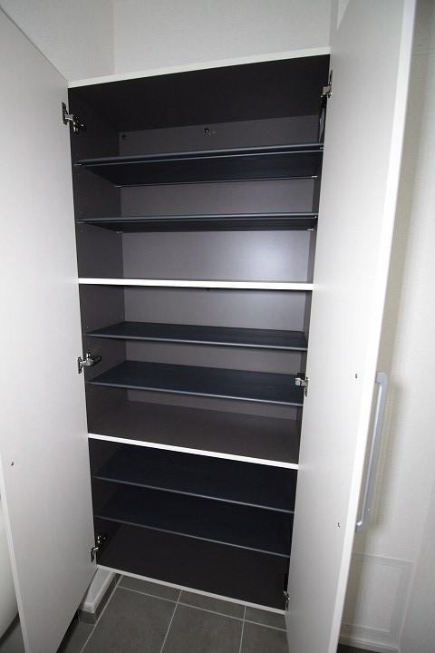 シューズボックス