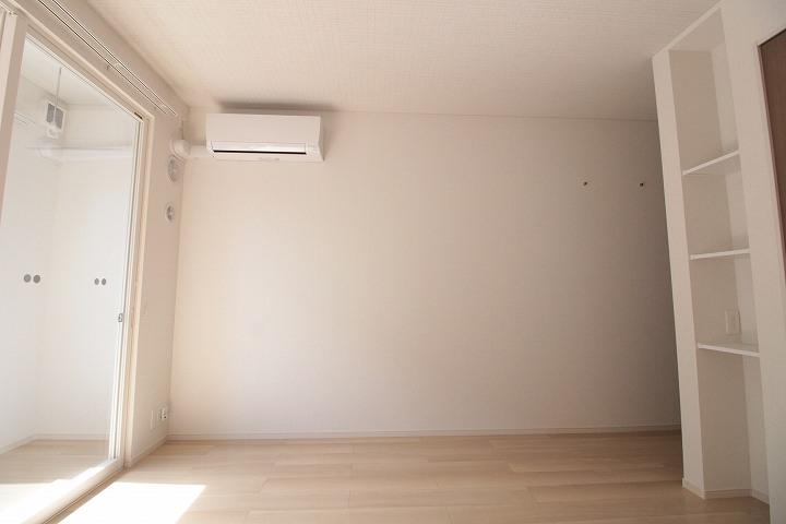 ﾘﾋﾞﾝｸﾞﾀﾞｲﾆﾝｸﾞｷｯﾁﾝ