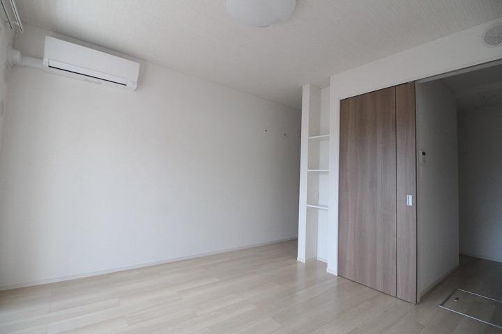 ﾘﾋﾞﾝｸﾞﾀﾞｲﾆﾝｸﾞｷｯﾁﾝ