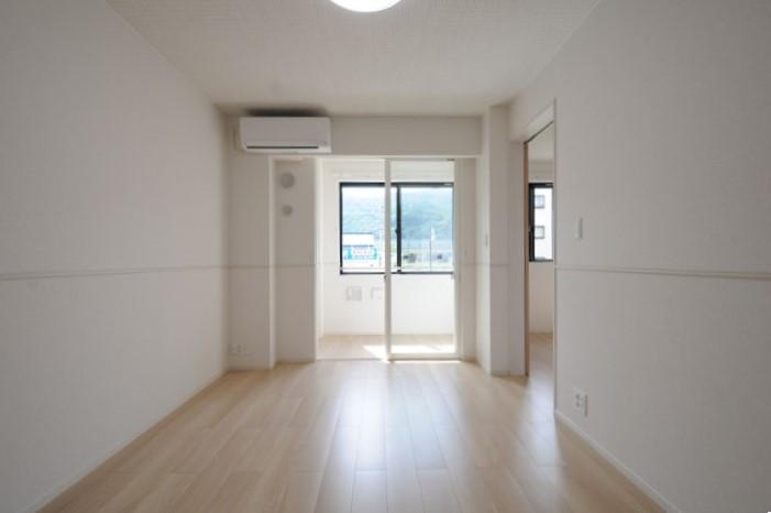 ﾘﾋﾞﾝｸﾞﾀﾞｲﾆﾝｸﾞｷｯﾁﾝ