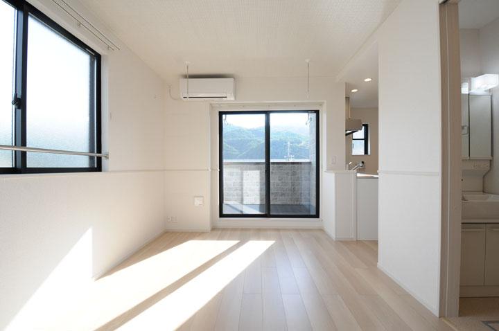 ﾘﾋﾞﾝｸﾞﾀﾞｲﾆﾝｸﾞｷｯﾁﾝ