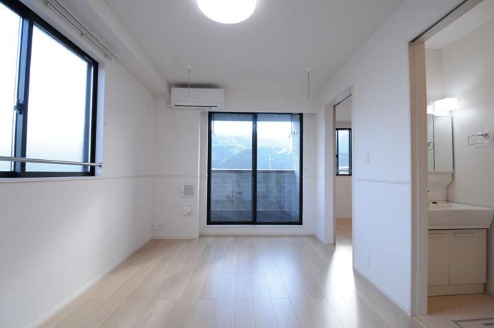 ﾘﾋﾞﾝｸﾞﾀﾞｲﾆﾝｸﾞｷｯﾁﾝ