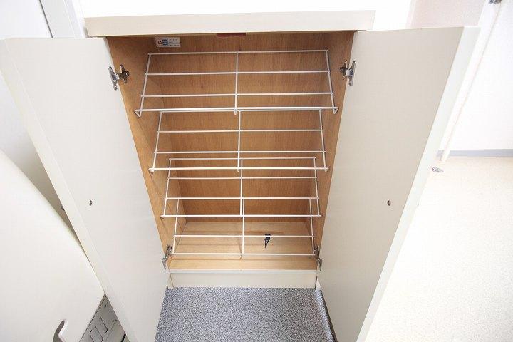 シューズボックス