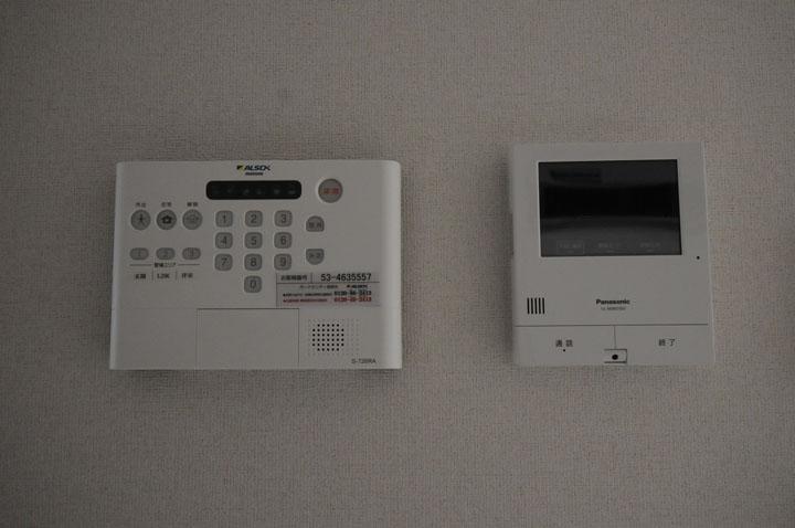 モニタ付インターホン