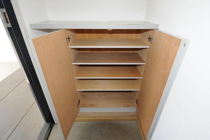 シューズボックス