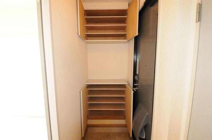 シューズボックス