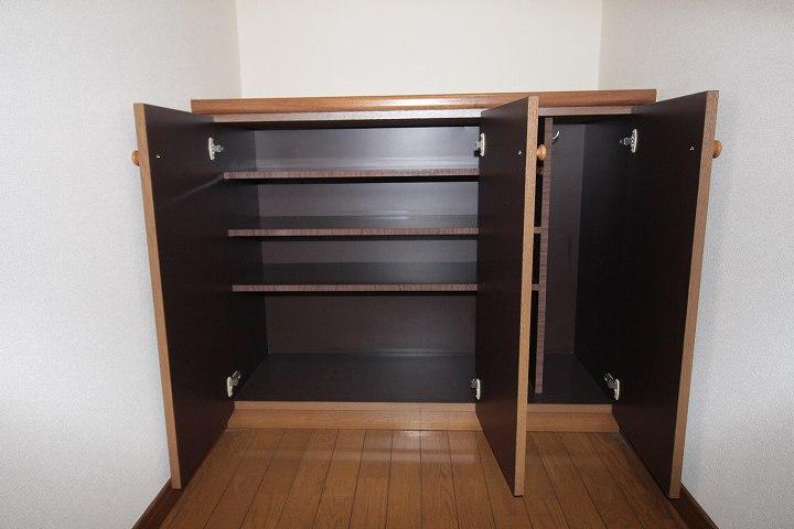 シューズボックス