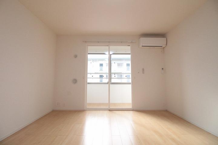 ﾘﾋﾞﾝｸﾞﾀﾞｲﾆﾝｸﾞｷｯﾁﾝ