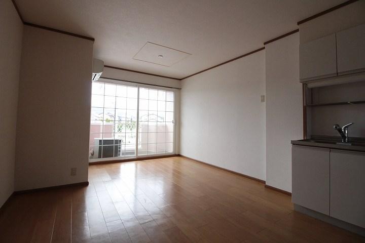 ﾘﾋﾞﾝｸﾞﾀﾞｲﾆﾝｸﾞｷｯﾁﾝ