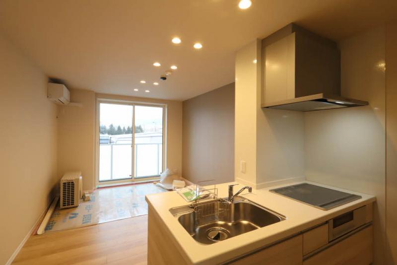 ﾘﾋﾞﾝｸﾞﾀﾞｲﾆﾝｸﾞｷｯﾁﾝ