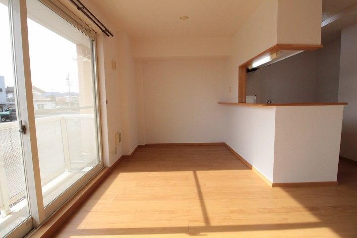 ﾘﾋﾞﾝｸﾞﾀﾞｲﾆﾝｸﾞｷｯﾁﾝ