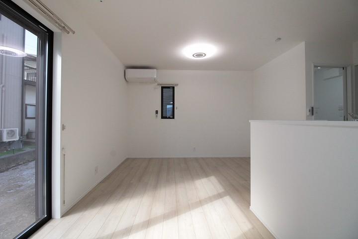 ﾘﾋﾞﾝｸﾞﾀﾞｲﾆﾝｸﾞｷｯﾁﾝ