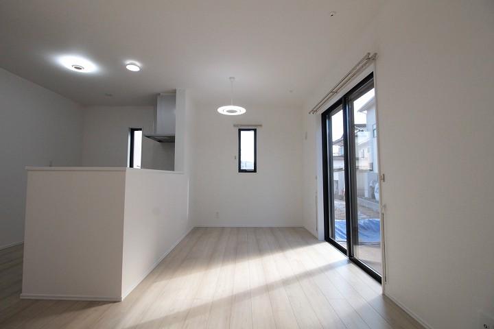 ﾘﾋﾞﾝｸﾞﾀﾞｲﾆﾝｸﾞｷｯﾁﾝ