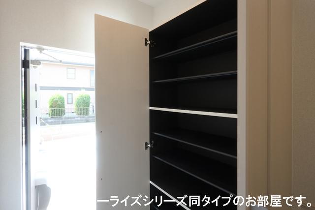 シューズボックス