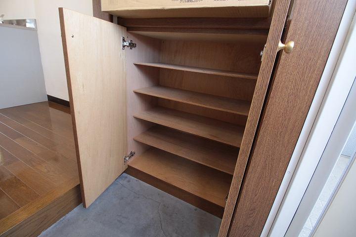 シューズボックス