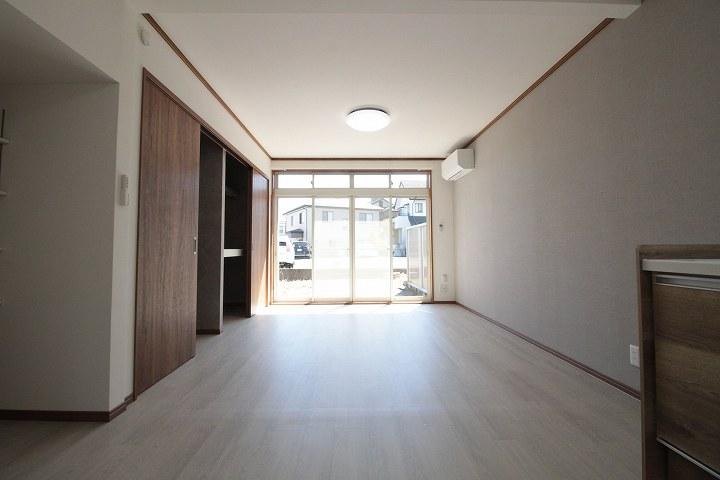 ﾘﾋﾞﾝｸﾞﾀﾞｲﾆﾝｸﾞｷｯﾁﾝ