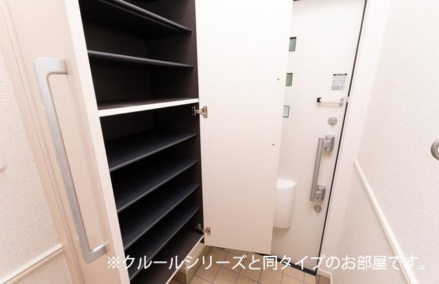 シューズボックス