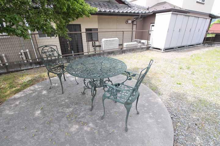 ベンチ