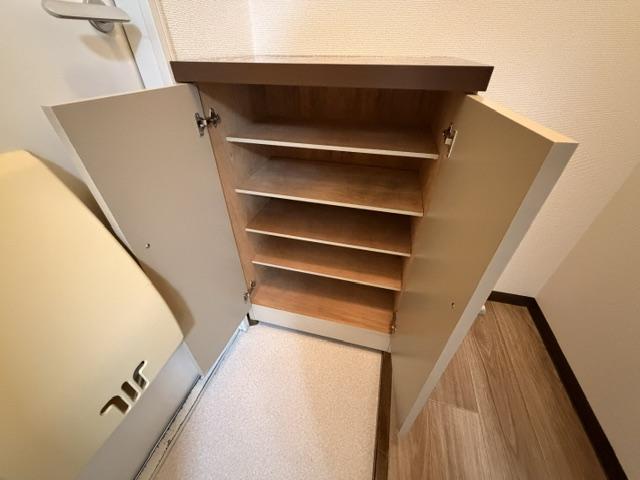 シューズボックス