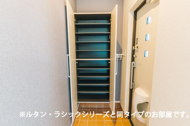 シューズボックス