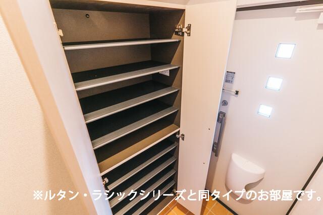 シューズボックス