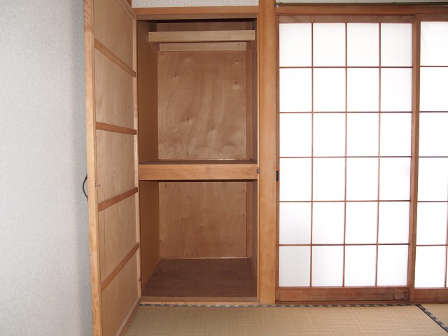 押入2