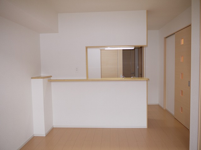 ﾘﾋﾞﾝｸﾞﾀﾞｲﾆﾝｸﾞｷｯﾁﾝ