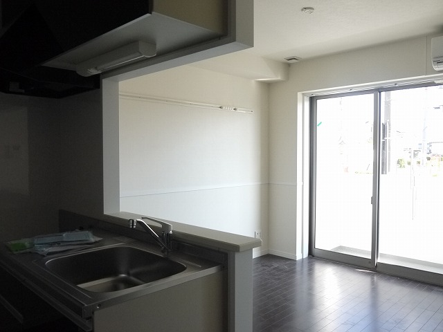 ﾘﾋﾞﾝｸﾞﾀﾞｲﾆﾝｸﾞｷｯﾁﾝ