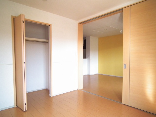 洋室1クローゼット