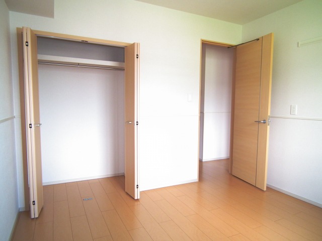 洋室2クローゼット