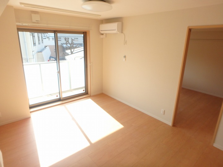 ﾘﾋﾞﾝｸﾞﾀﾞｲﾆﾝｸﾞｷｯﾁﾝ