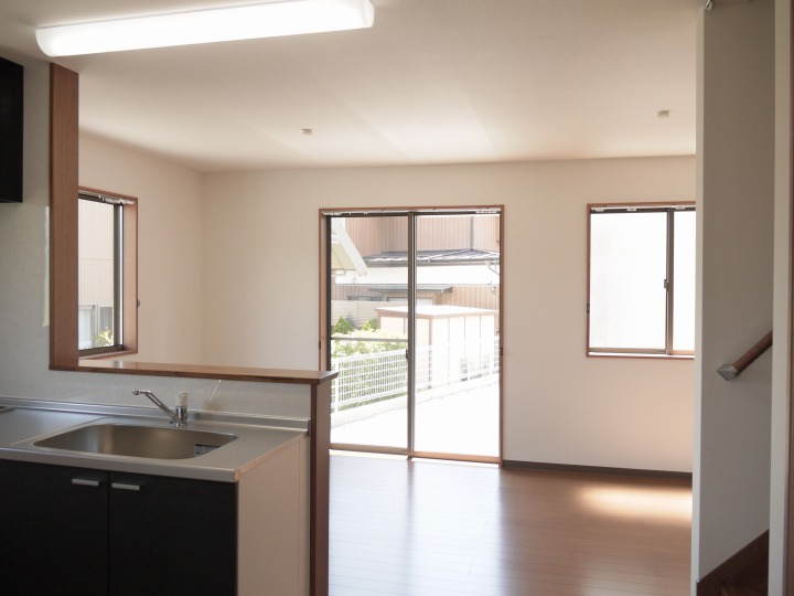 ﾘﾋﾞﾝｸﾞﾀﾞｲﾆﾝｸﾞｷｯﾁﾝ