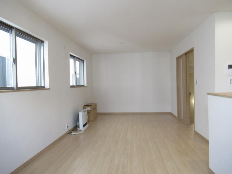 ﾘﾋﾞﾝｸﾞﾀﾞｲﾆﾝｸﾞ